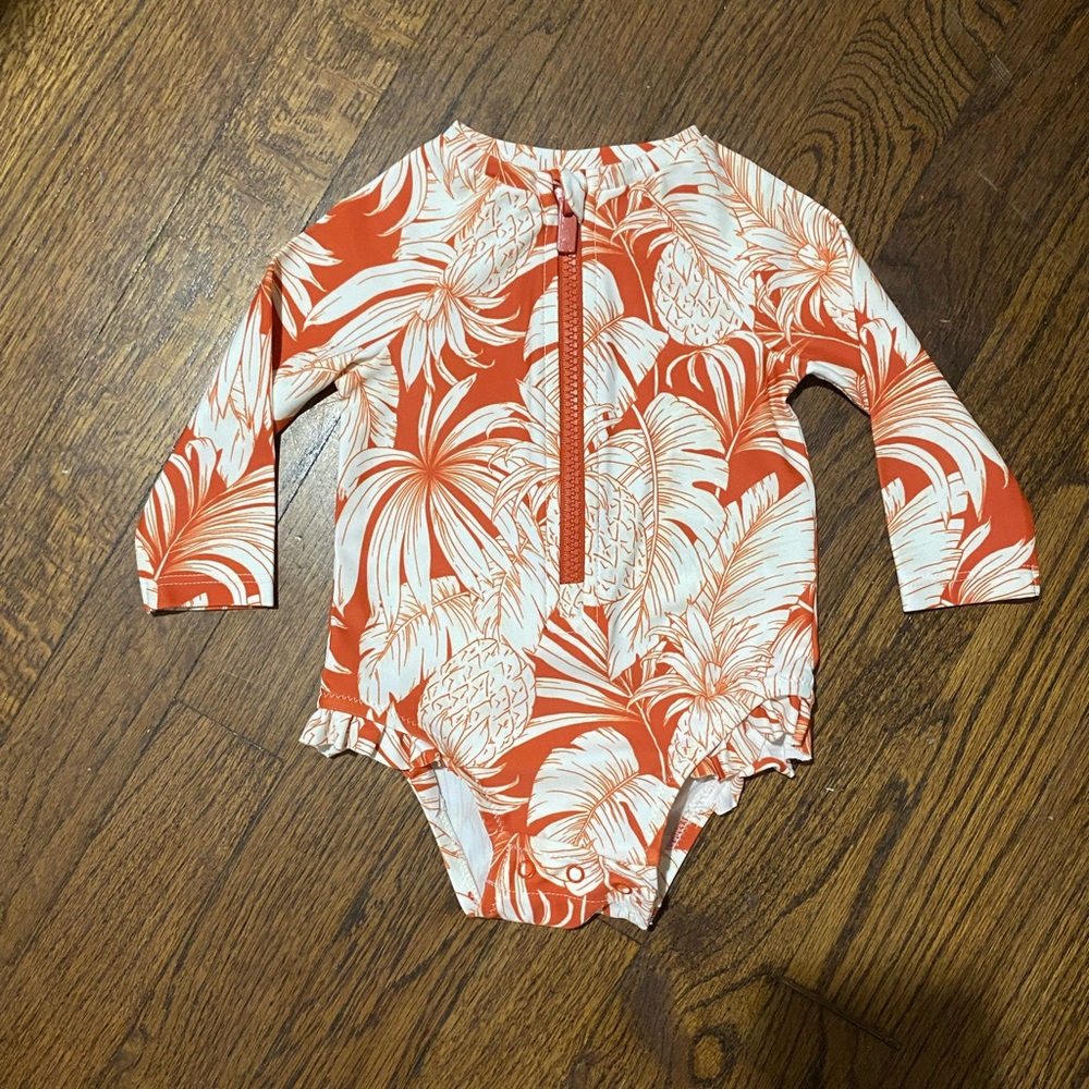 Old navy baby bathing suit 3-6M